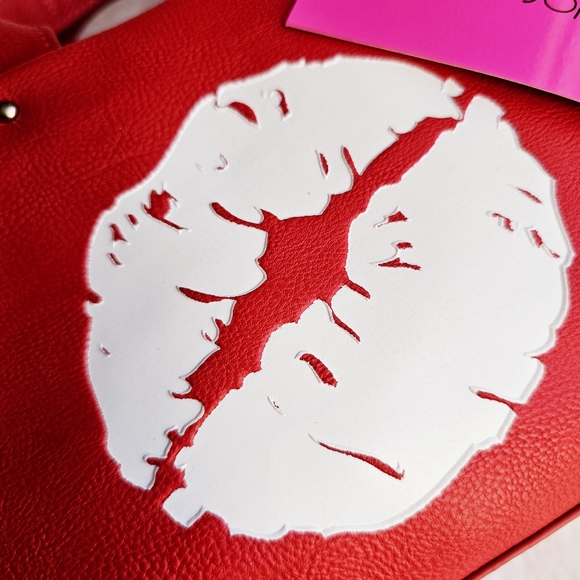 NWT Betsey Johnson Small Tote with Lips - Picture 3 of 5